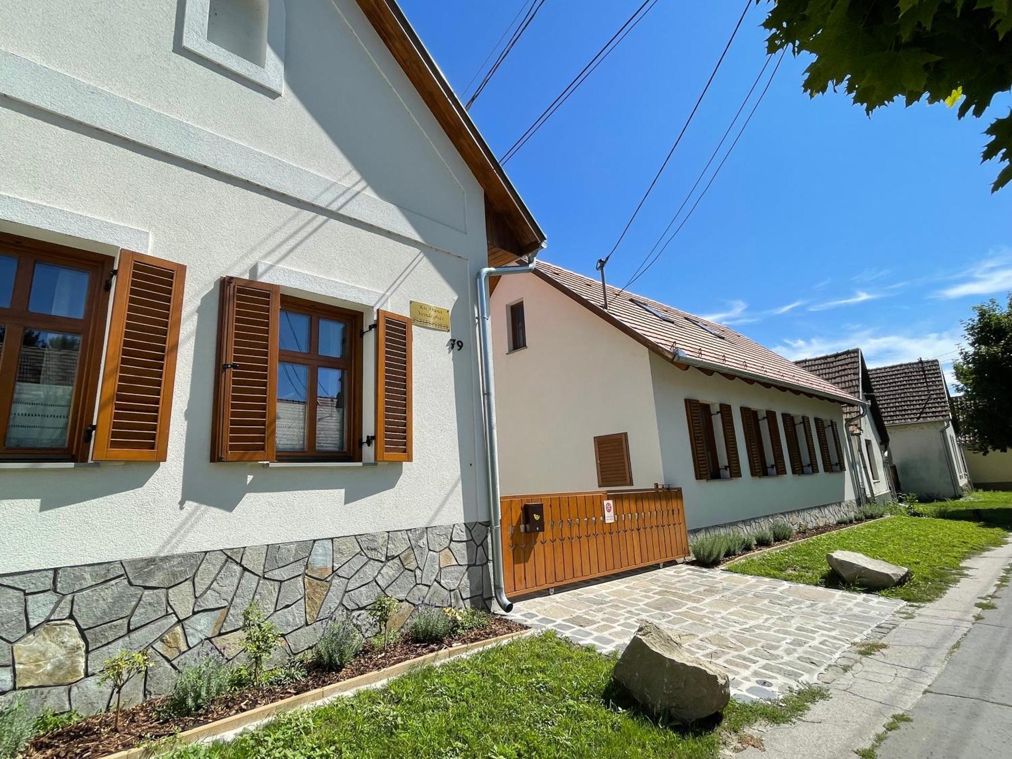 Kis-Duna Vendeghaz Dunabogdany Exterior photo